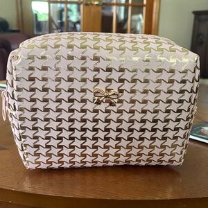 Elegant Gold and Cream Women's Bag